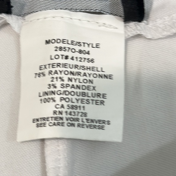 White with Black pattern Mini Skirt with pockets, size 6 - Picture 5 of 9